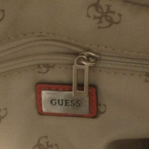 NWT! GUESS Caviar Quilted Large Zip Around Gussetted Belt Bag Bum Bag Coral Neon - Picture 13 of 17